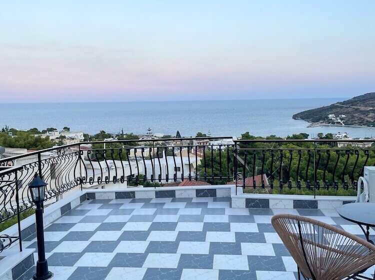 Номер Стандарт Трехместный, Pefkides Aegina Boutique Apartments