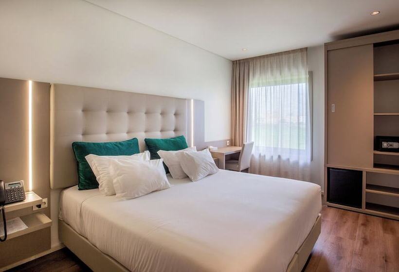 Quarto Estandar, Oporto Airport & Business