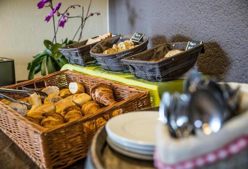 Номер Стандарт Индивидуальный, Logis Hôtel   Auberge Du Pastel   Hôtel 3 étoiles Et Restaurant
