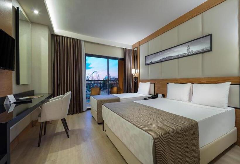 Номер Стандарт Вид на Бассейн, Aydinbey Queen S Palace & Spa   Ultra All Inclusive