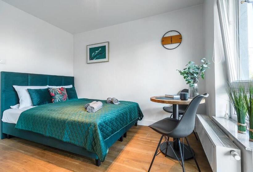 Студио Стандарт с Балконом, Emihouse Cityvibe Apartments