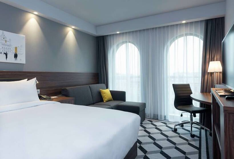 غرفة عائلية, Hampton By Hilton Poznan Old Town