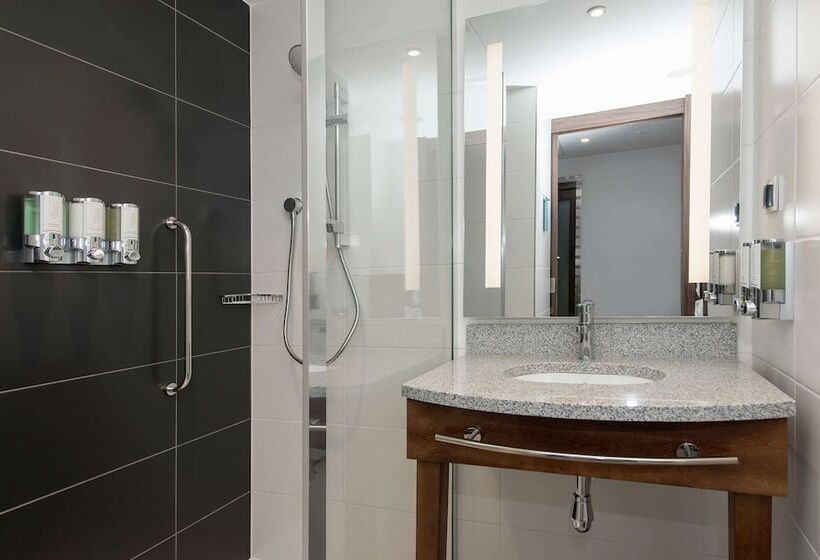 Family Connecting Room, Hampton By Hilton Poznan Old Town