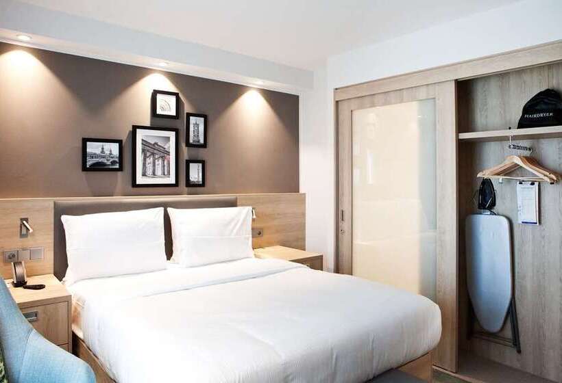 غرفة عائلية, Hampton By Hilton Poznan Old Town