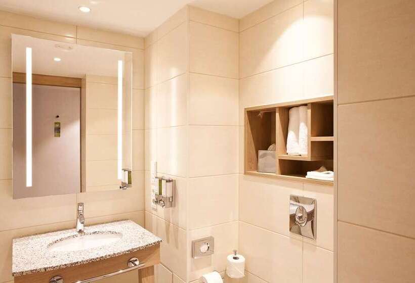 Семейный Номер, Hampton By Hilton Poznan Old Town