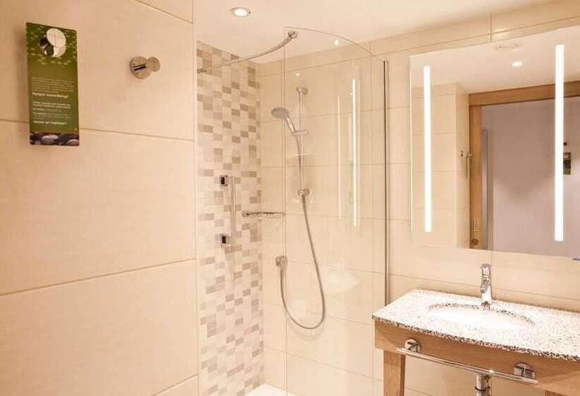 غرفة عائلية, Hampton By Hilton Poznan Old Town