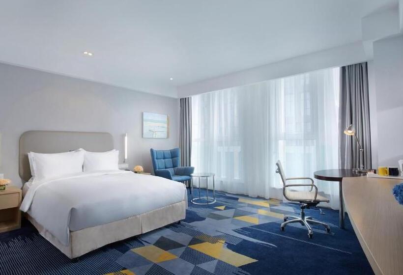 Номер Superior Кровать Кинг, Holiday Inn Express   Qingdao West Coast, An Ihg