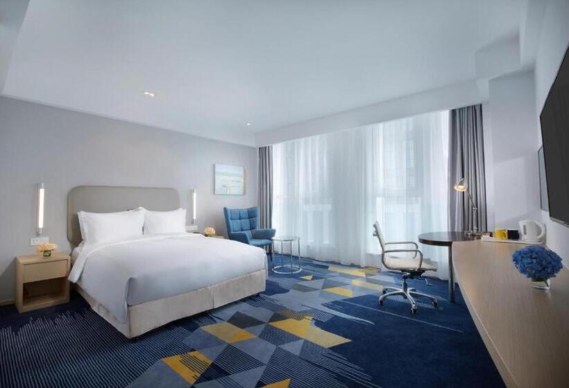 Номер Superior Кровать Кинг, Holiday Inn Express   Qingdao West Coast, An Ihg