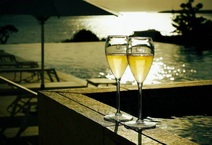 سوییت جونیور, Iraph Sui, A Luxury Collection Hotel, Miyako Okinawa
