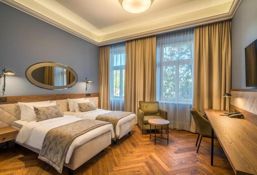 Superior Room, Vilnia