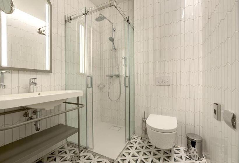 Junior Suite, Vilnia