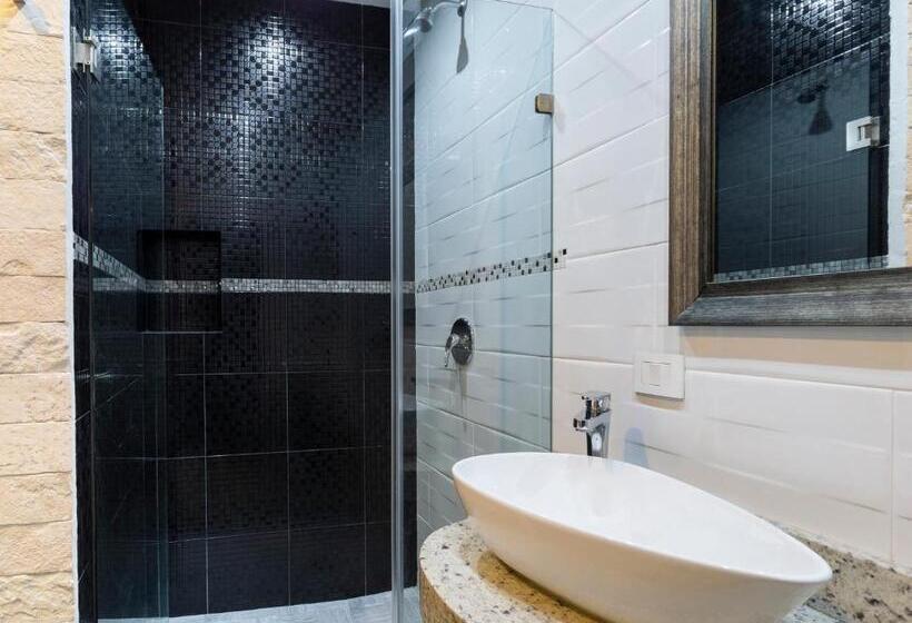 StandaardKamer, Attraction Hotel Deluxe