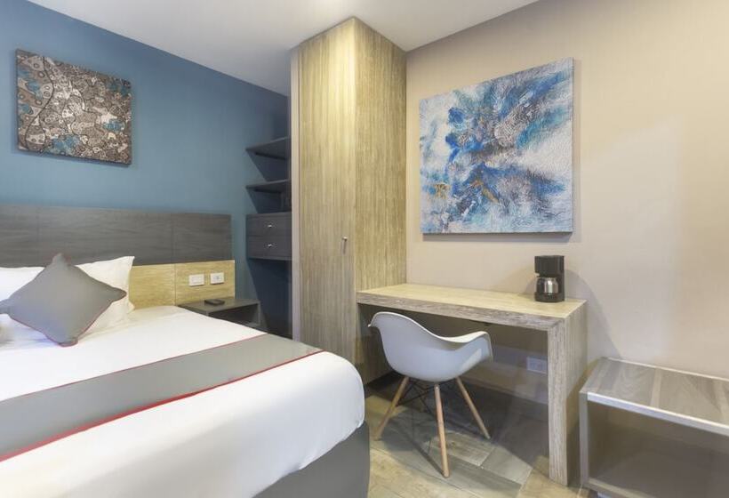 Deluxe Vierpersoonskamer, Attraction Hotel Deluxe