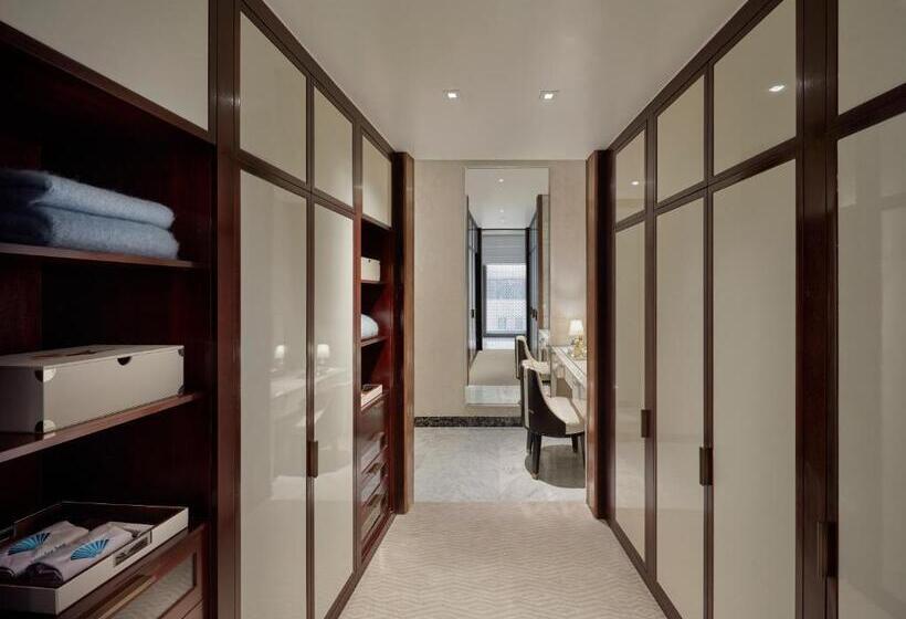 Deluxe Suite King Bed, Mandarin Oriental Doha