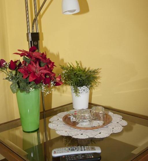 Deluxe room with river view, Bellevue Budapest B&b