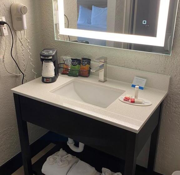 Номер Deluxe, Days Inn By Wyndham Fort Pierce Midtown