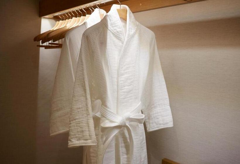 디럭스 룸, Keio Plaza Hotel Tokyo Premier Grand