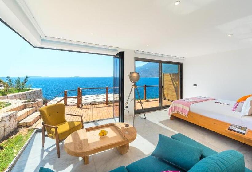 سوئیت با وان آب گرم, Mandalina Luxury Suites