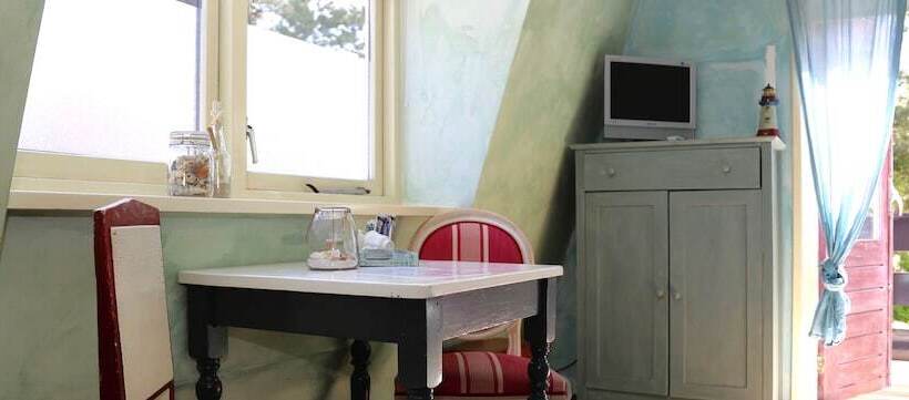 اتاق لوکس با بالکن, Guesthouse Fleur De Lis