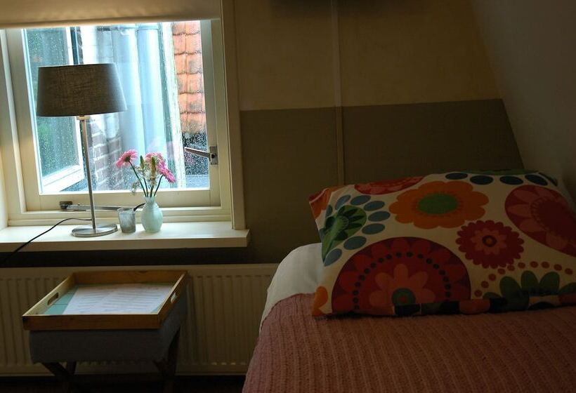 اتاق استاندارد یک نفره, Guesthouse Fleur De Lis