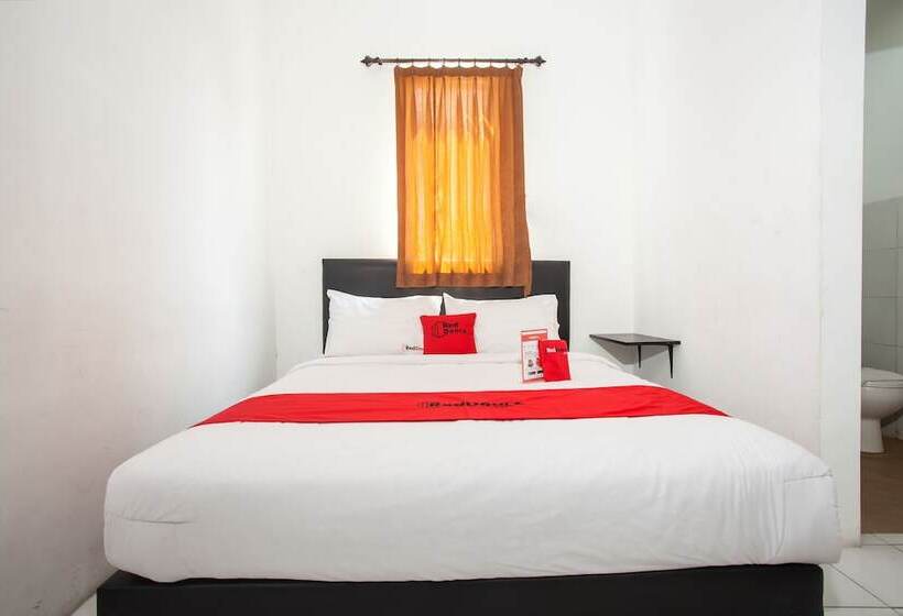 Номер Стандарт, Reddoorz Plus Near Galaxy Mall