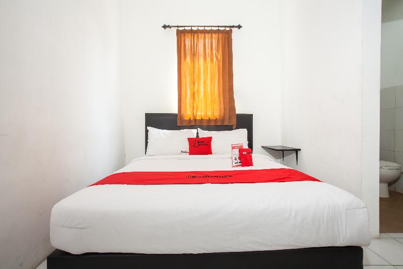 Номер Стандарт, Reddoorz Plus Near Galaxy Mall