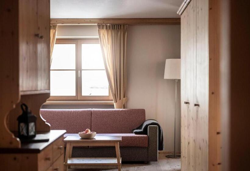 Полулюкс с Балконом, Post Alpina  Family Mountain Chalets