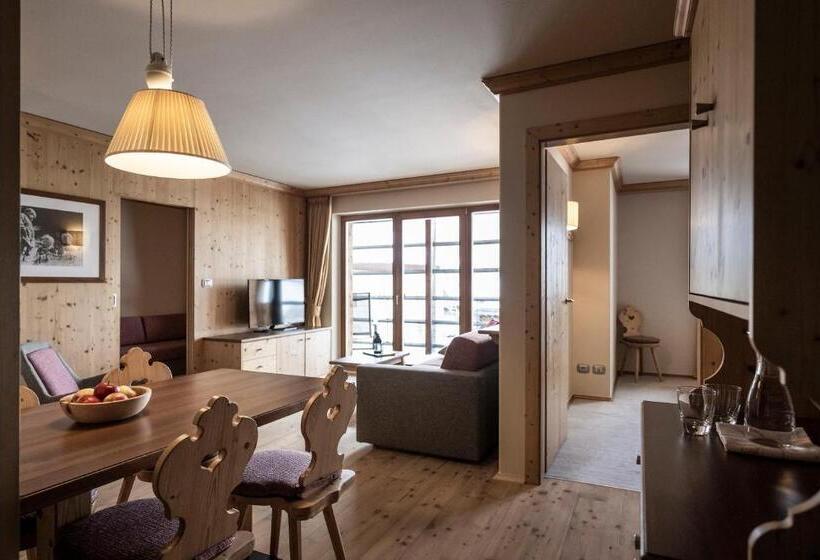带阳台套房, Post Alpina  Family Mountain Chalets