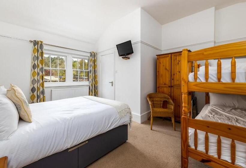 Семейный Номер, Muncaster Castle Coachman's Quarters