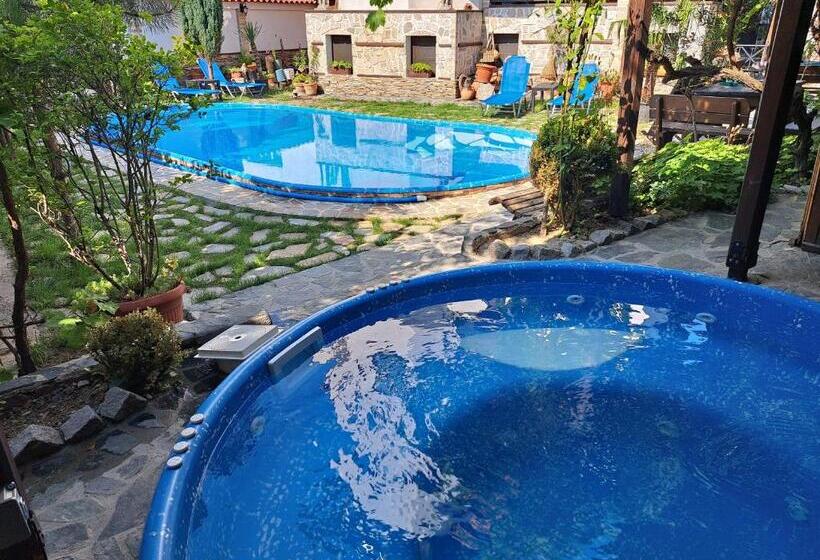 Полулюкс с Балконом, Keremidchieva Kushta Guest House