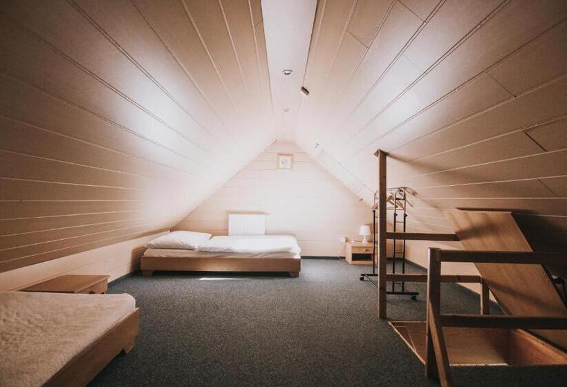 اتاق خانوادگی, Rodinný Resort Uko