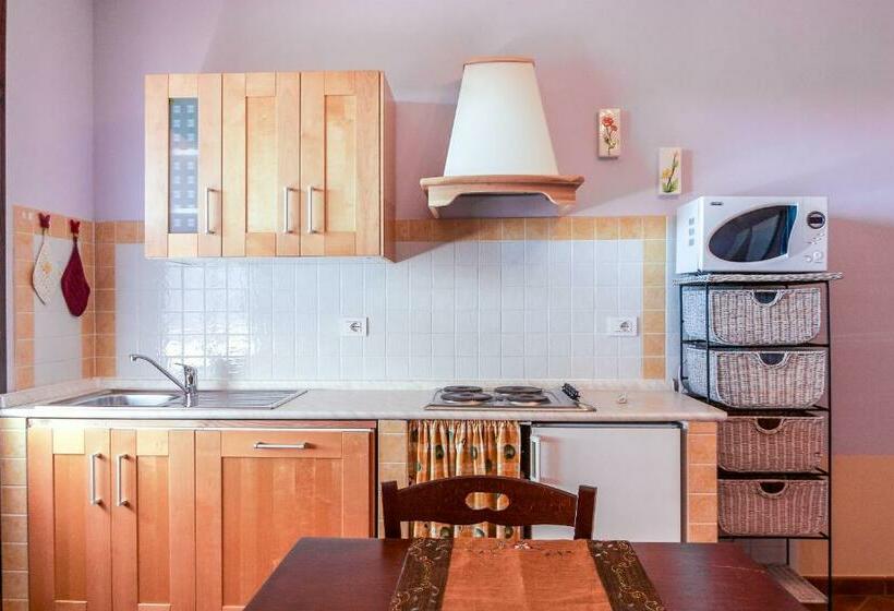 Студия Стандарт, Agriturismo Borgo Campetroso