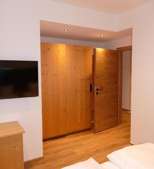 Апартаменты 2 Спальни, Brixentalerhof