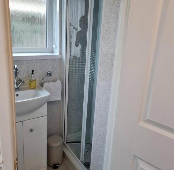 Полулюкс, Brookside Guest House & Mini Spa