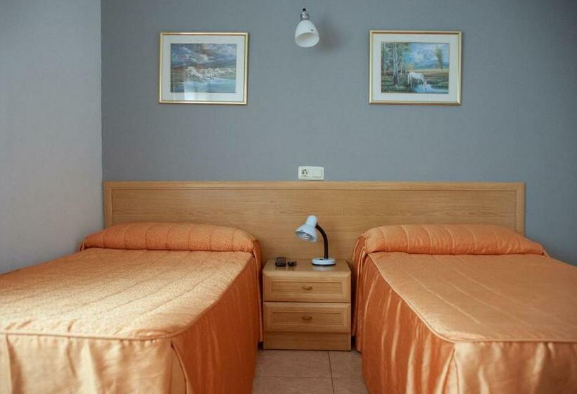 スタンダードルーム, Hostal Montserrat
