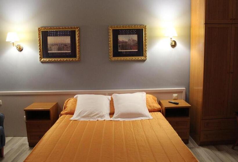 スタンダードルーム, Hostal Montserrat