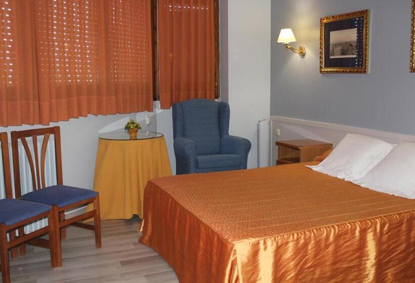 Номер Стандарт, Hostal Montserrat