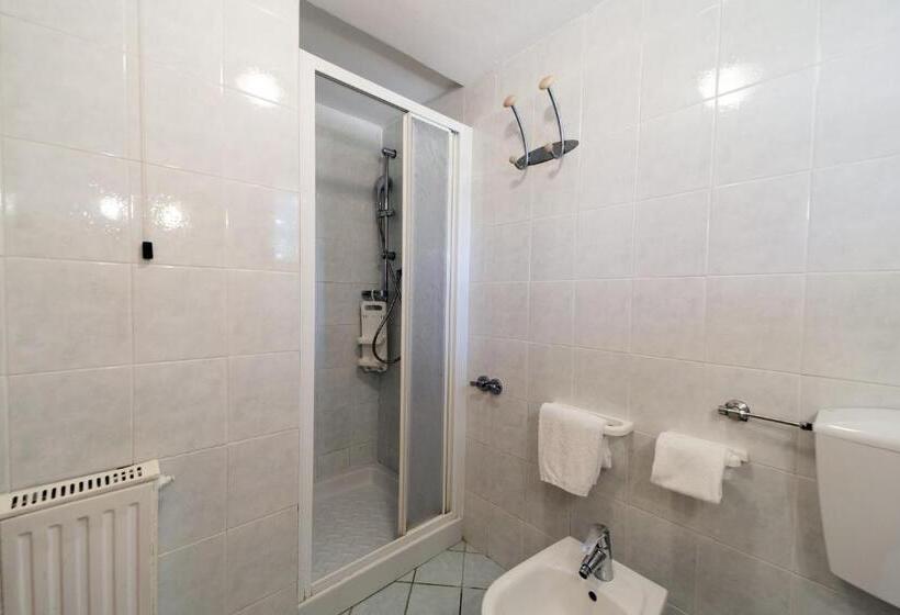 استودیو استاندارد با چشم‌انداز باغ, Gavila's Residenza Turistico Alberghiera