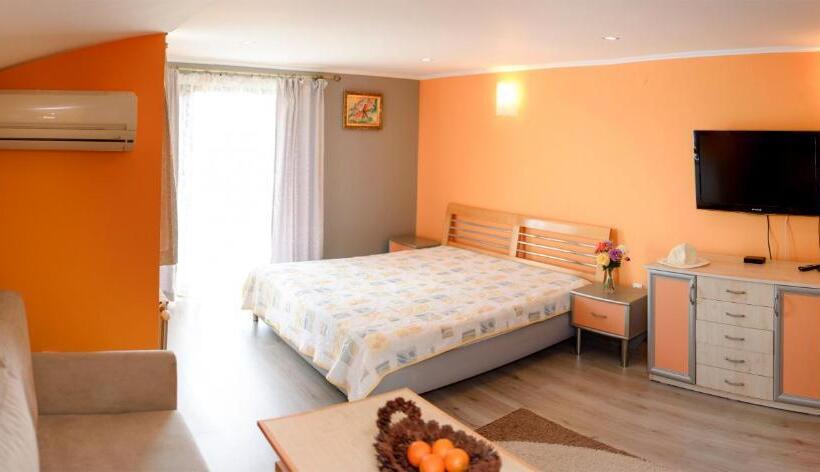 Апартаменты 1 Спальня, Guest House Ianis Paradise