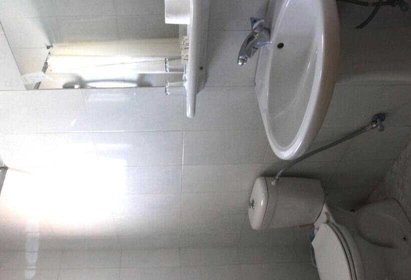 اتاق استاندارد چهار تخته, Pilgrim S Guest House