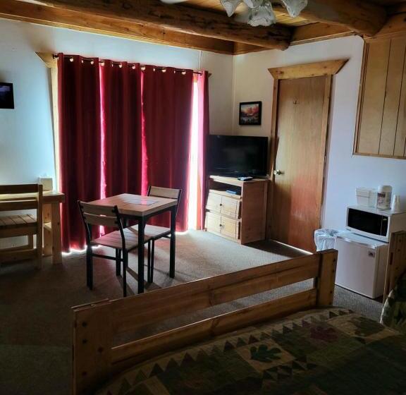 Семейный Номер, Duck Lake Lodge
