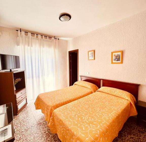 家庭间, Hostal Muriel
