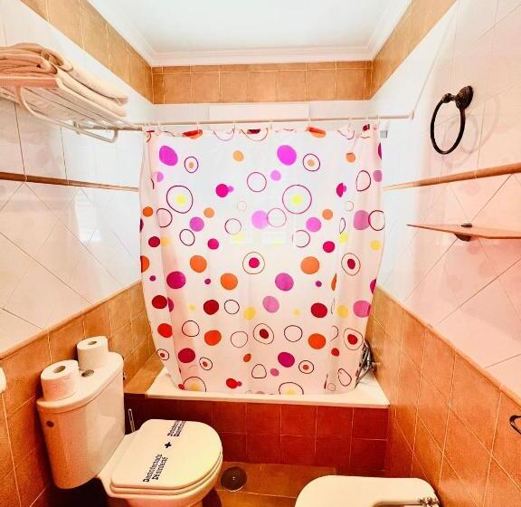 家庭间, Hostal Muriel