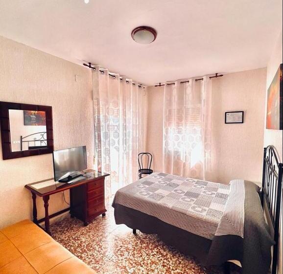 家庭间, Hostal Muriel