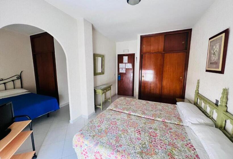 غرفة عائلية, Hostal Muriel