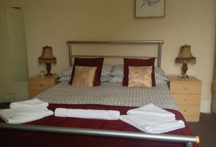 Номер Стандарт, Malvern Lodge Guest House  Close To Beach, Train Station & Southend Airport