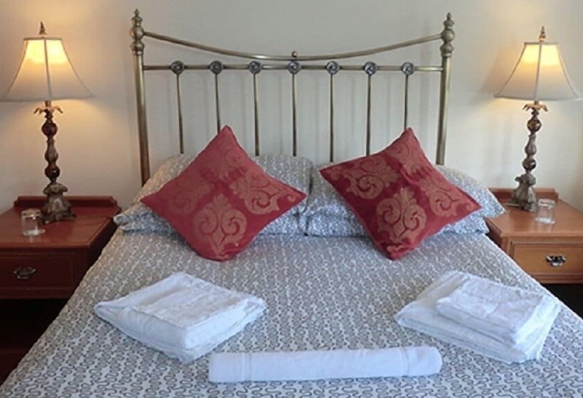 Семейный Номер, Malvern Lodge Guest House  Close To Beach, Train Station & Southend Airport