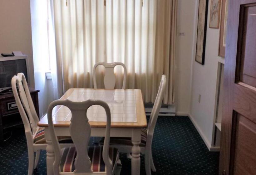 Люкс 3 Спальни, Harbor Haus Inn & Suites