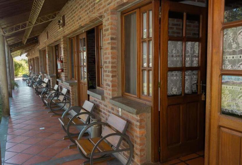 패밀리 방갈로, Hostal Canela