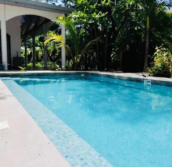 Дом 3 Спальни, Casa Alice Marbella Lodge
